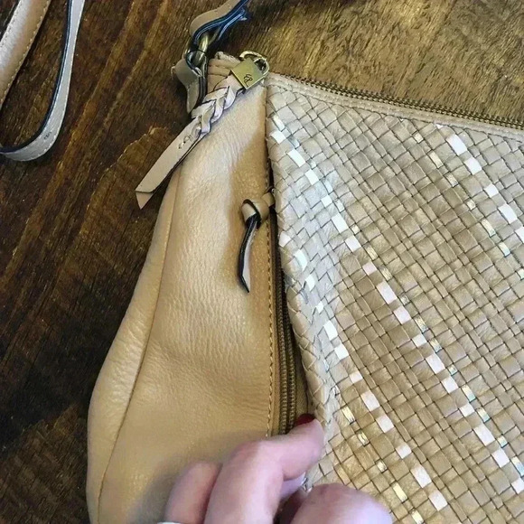 Elliot Lucca | Nude Leather Crossbody Bag w/Woven Pannel with Silver - Picture 5 of 11